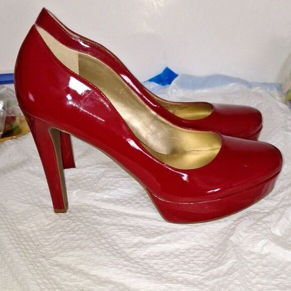 G by Guess Women's Red Platform Pumps High Heels Elegant Red Carpet Shoes 11M - Picture 5 of 10